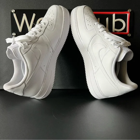 Nike Air Force 1 Low '07 Men's Triple White CW2288-111 Shoes Men’s Size 12 - Picture 6 of 8